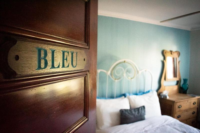 Complexe D'Hebergement La Maison Touristique Dugas Caraquet Ngoại thất bức ảnh