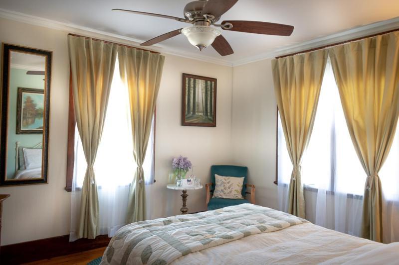 Complexe D'Hebergement La Maison Touristique Dugas Caraquet Ngoại thất bức ảnh