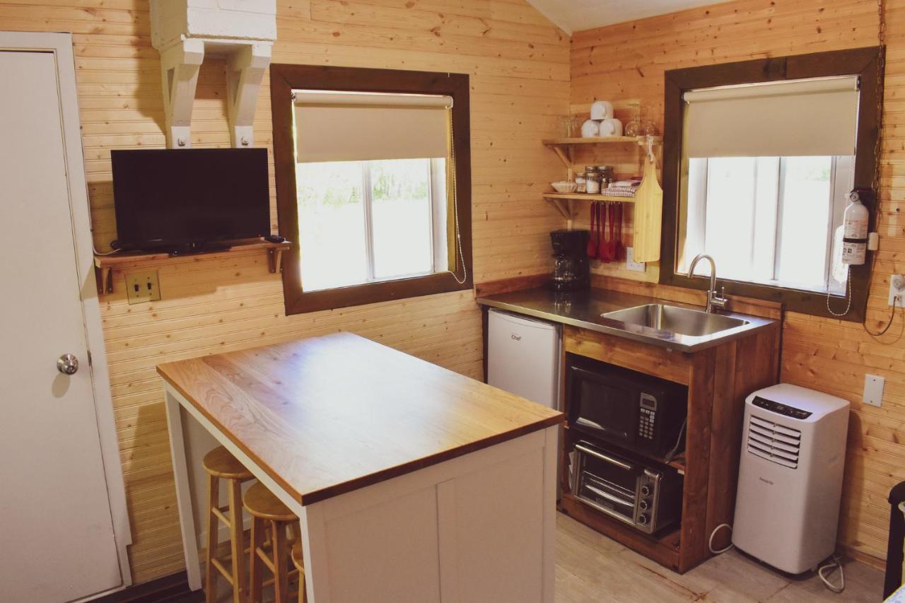 Complexe D'Hebergement La Maison Touristique Dugas Caraquet Ngoại thất bức ảnh