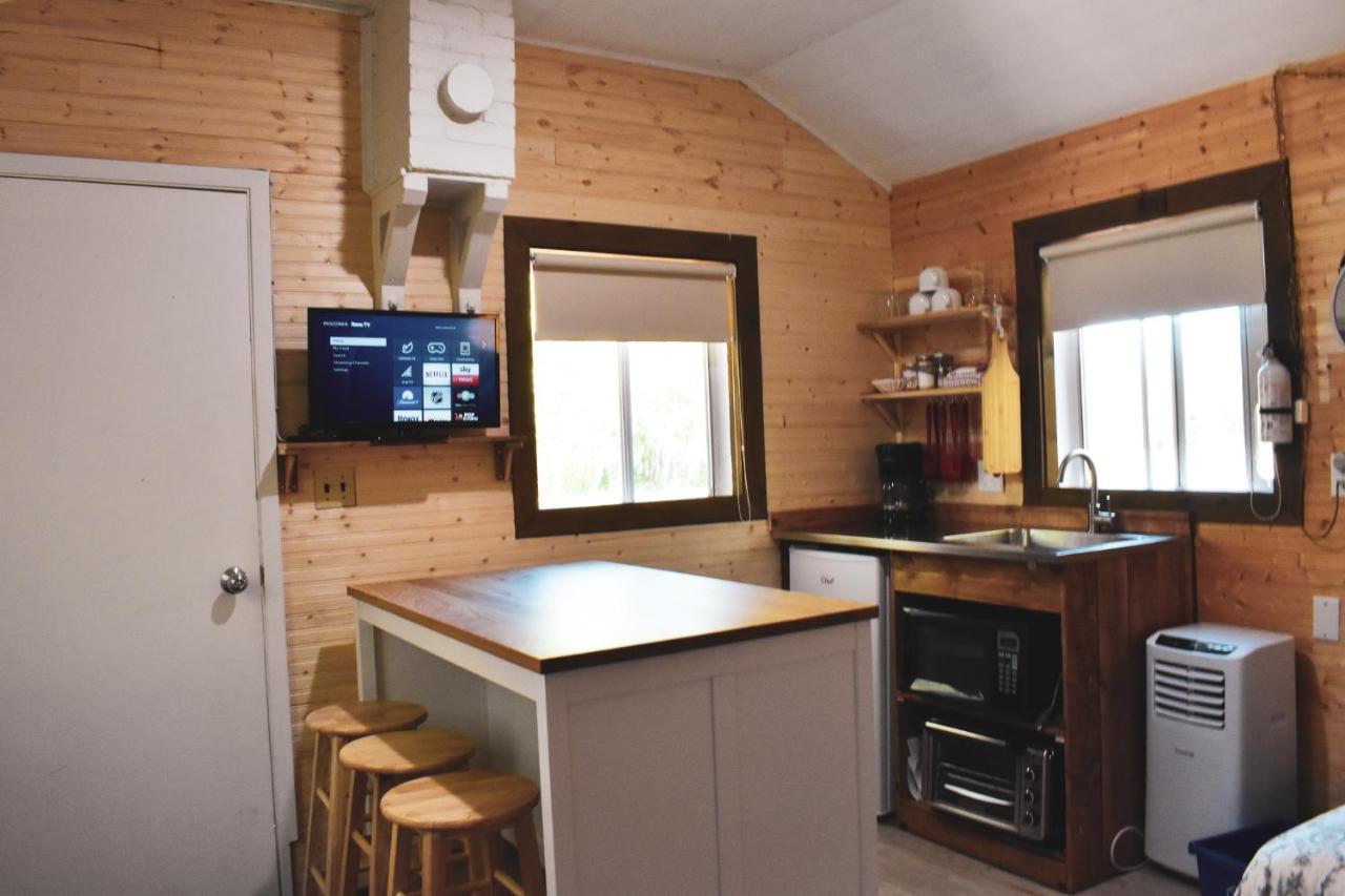 Complexe D'Hebergement La Maison Touristique Dugas Caraquet Ngoại thất bức ảnh