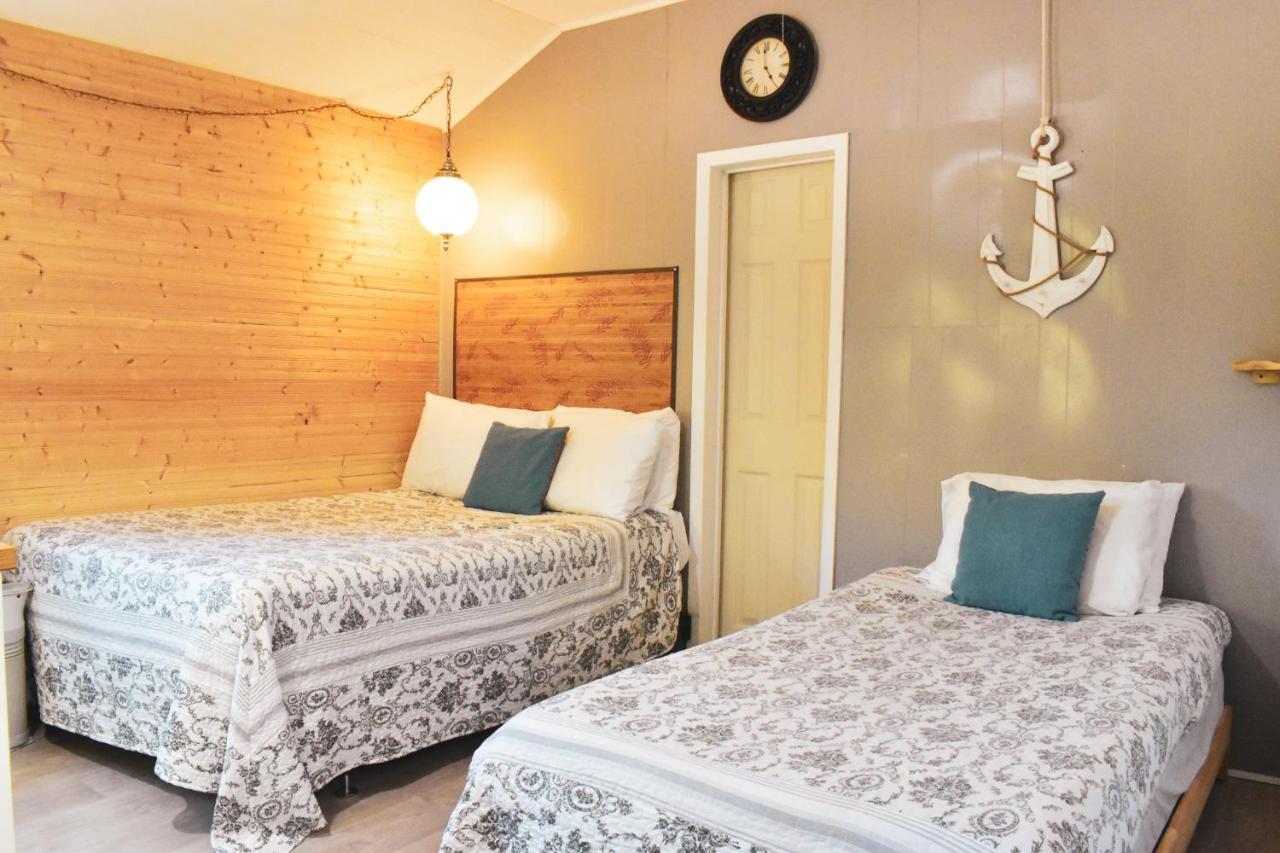 Complexe D'Hebergement La Maison Touristique Dugas Caraquet Ngoại thất bức ảnh